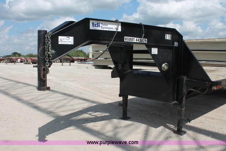 image for item H8483 2000 L&L 20' gooseneck trailer