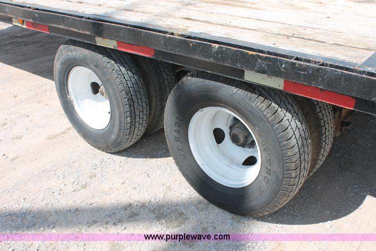 image for item H8483 2000 L&L 20' gooseneck trailer