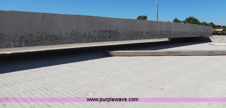 image for item H9669 (3) assorted hollow core planks