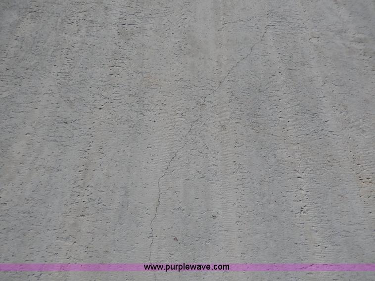 image for item H9691 (2) assorted hollow core planks
