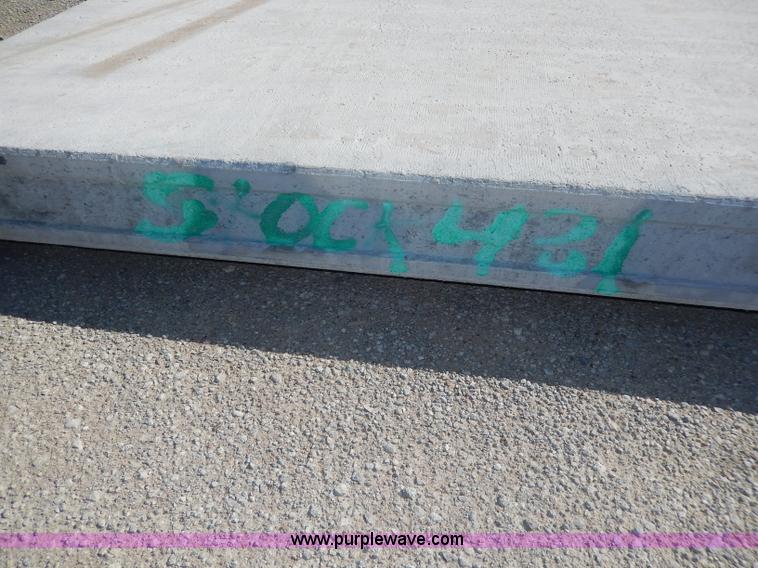 image for item H9691 (2) assorted hollow core planks
