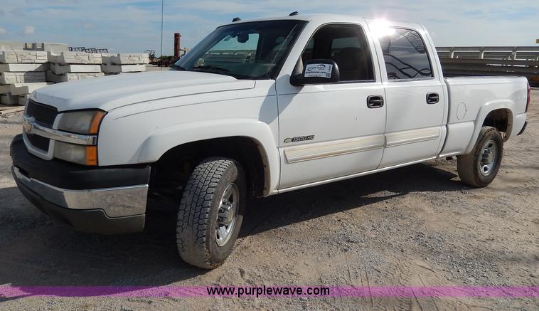 image for item I4269 2005 Chevrolet Silverado 1500HD pickup truck