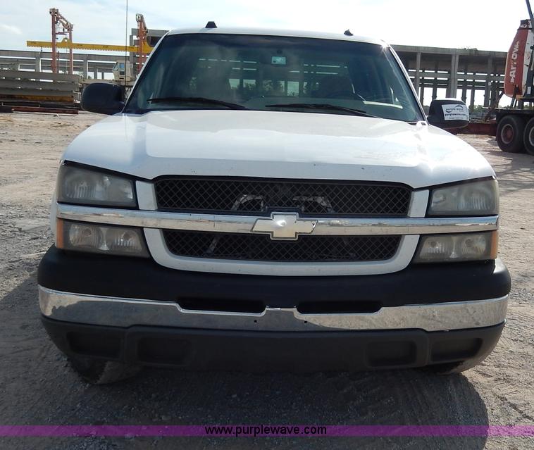 image for item I4269 2005 Chevrolet Silverado 1500HD pickup truck
