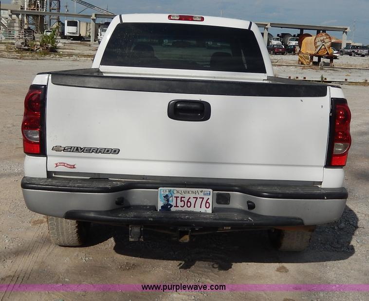 image for item I4269 2005 Chevrolet Silverado 1500HD pickup truck