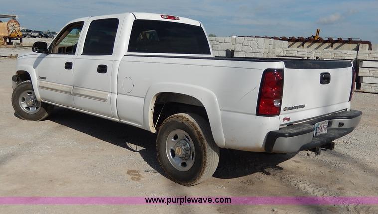 image for item I4269 2005 Chevrolet Silverado 1500HD pickup truck