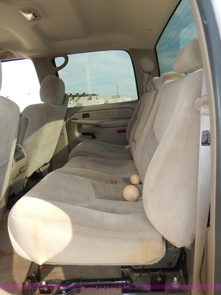 image for item I4269 2005 Chevrolet Silverado 1500HD pickup truck