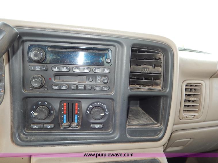 image for item I4269 2005 Chevrolet Silverado 1500HD pickup truck