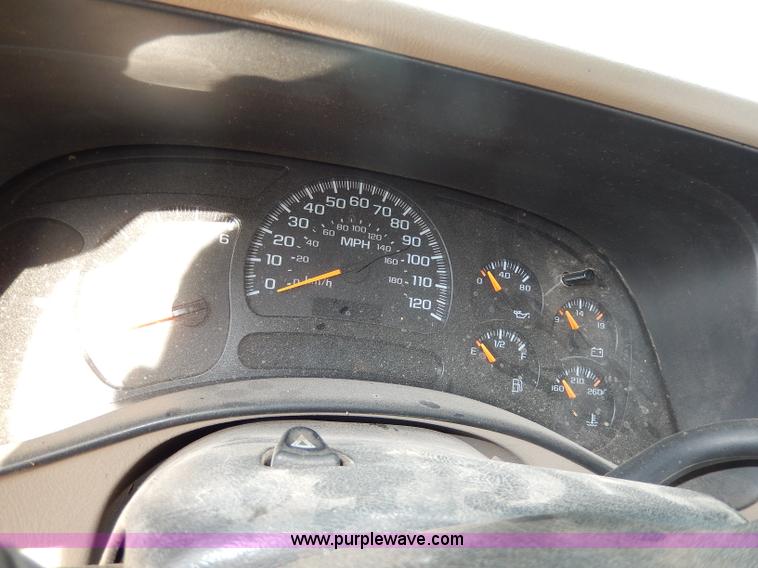 image for item I4269 2005 Chevrolet Silverado 1500HD pickup truck