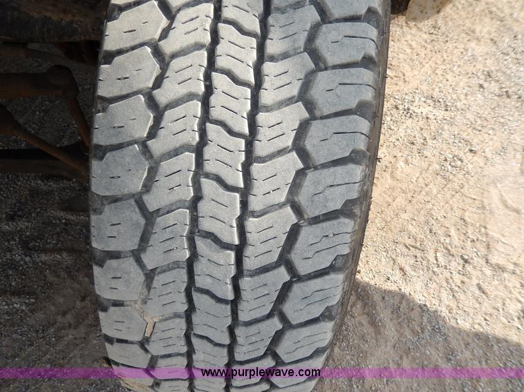 image for item I4269 2005 Chevrolet Silverado 1500HD pickup truck