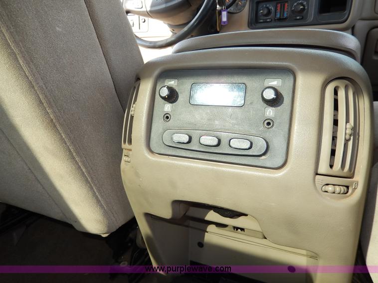 image for item I4269 2005 Chevrolet Silverado 1500HD pickup truck