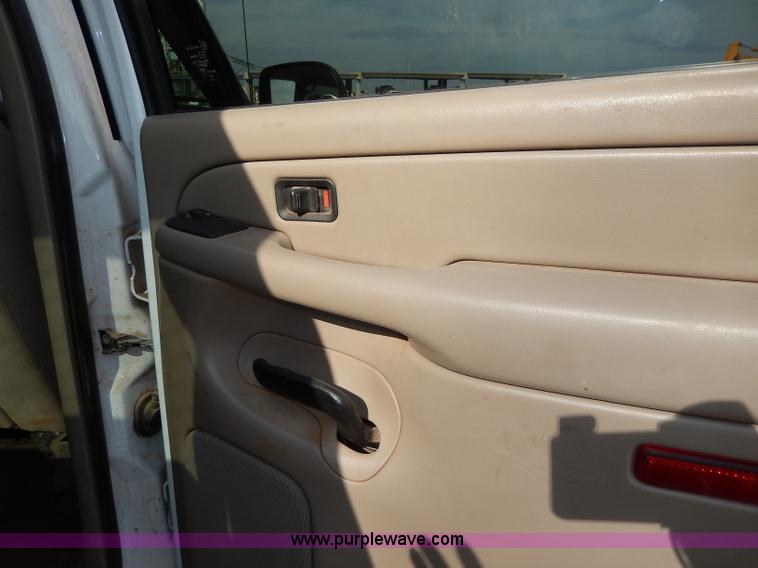 image for item I4269 2005 Chevrolet Silverado 1500HD pickup truck