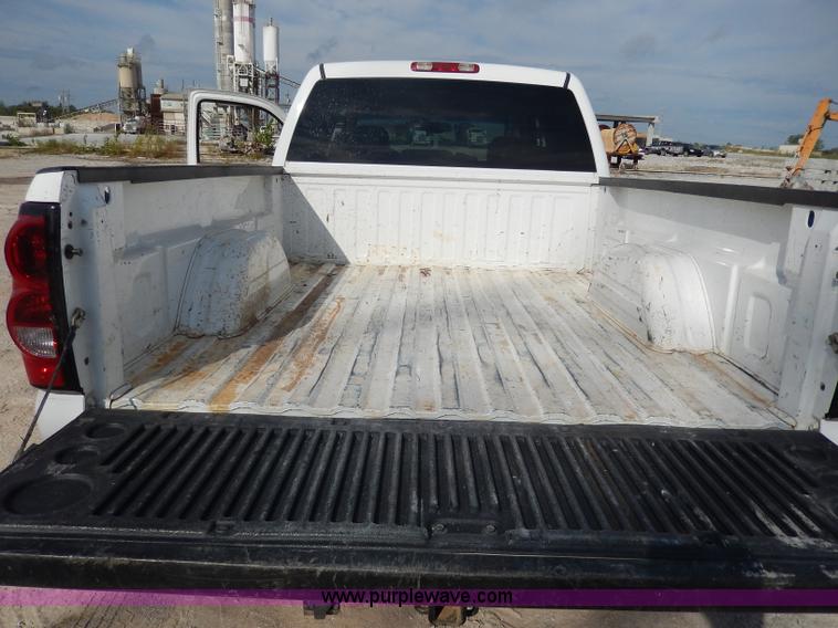 image for item I4269 2005 Chevrolet Silverado 1500HD pickup truck