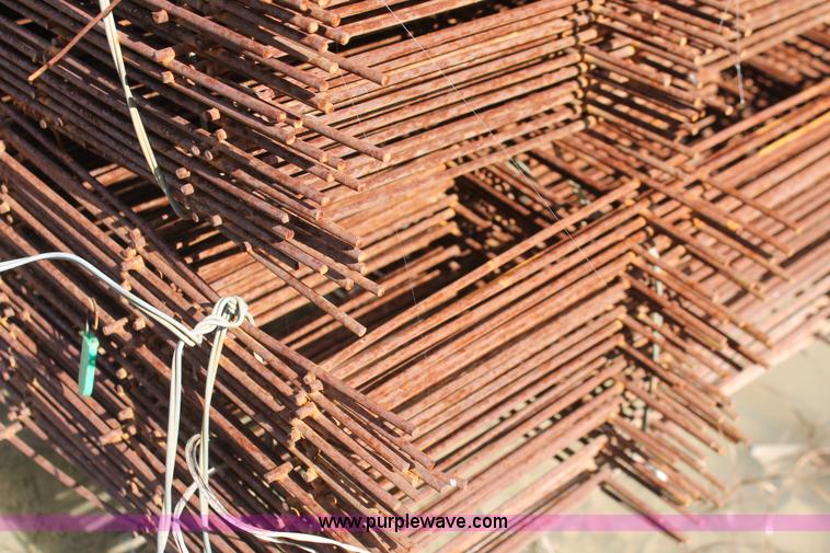 image for item I4701 Assorted concrete wire mesh panels