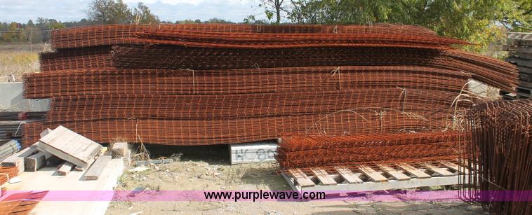 image for item I4701 Assorted concrete wire mesh panels