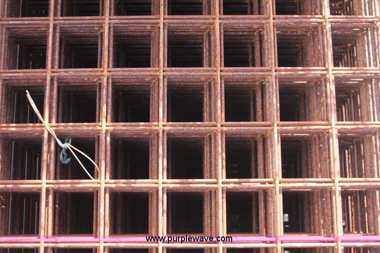 image for item I4701 Assorted concrete wire mesh panels