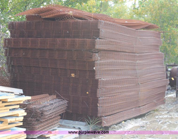 image for item I4701 Assorted concrete wire mesh panels