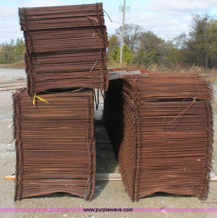 image for item I4701 Assorted concrete wire mesh panels