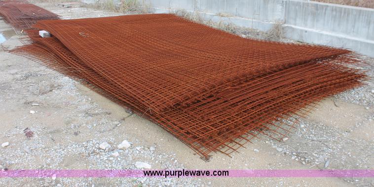 image for item I4701 Assorted concrete wire mesh panels