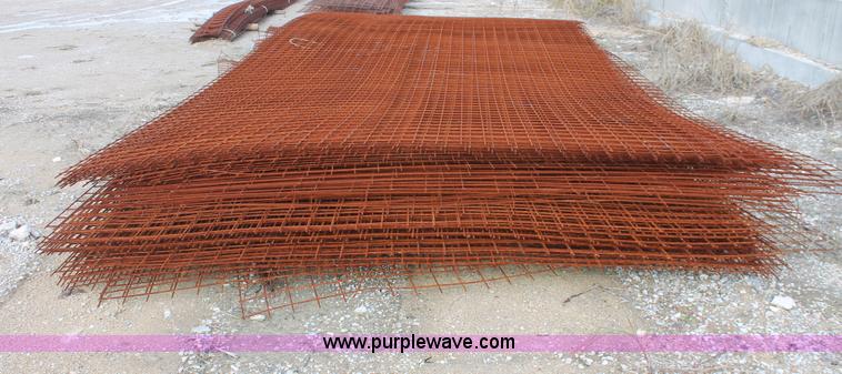 image for item I4701 Assorted concrete wire mesh panels