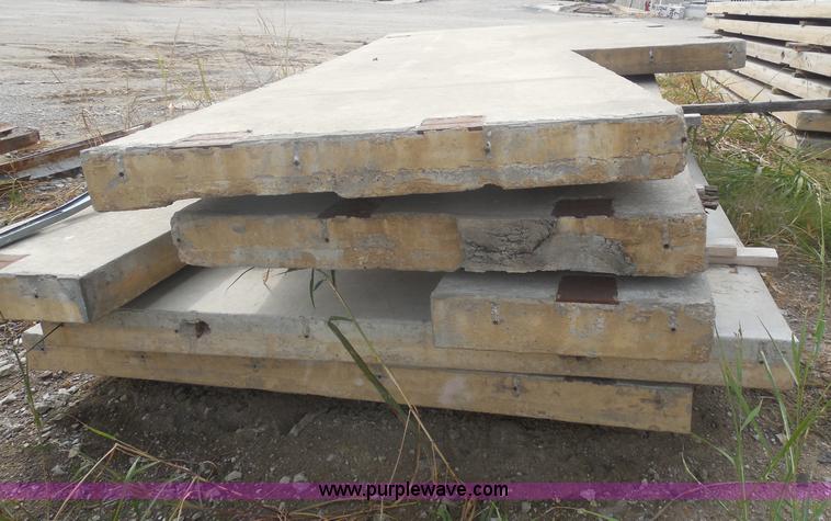 image for item I4712 (102) pre-cast concrete wall panels