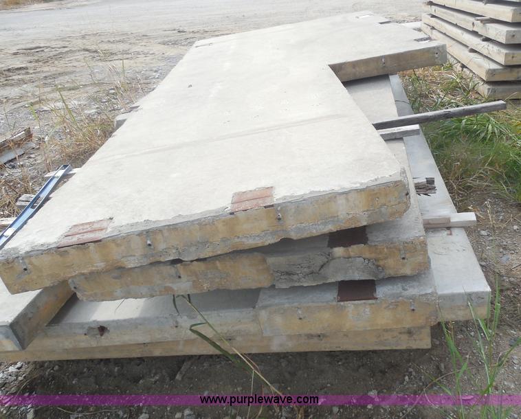 image for item I4712 (102) pre-cast concrete wall panels