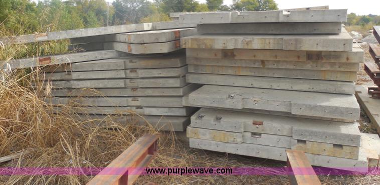 image for item I4712 (102) pre-cast concrete wall panels