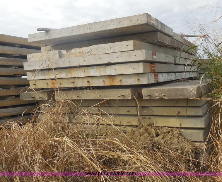 image for item I4712 (102) pre-cast concrete wall panels