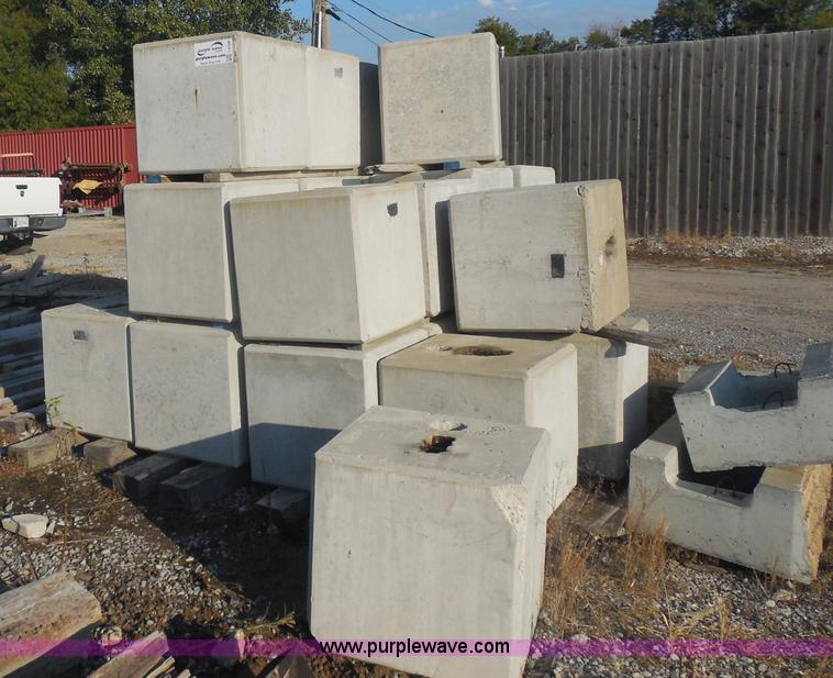 (27) square concrete ecology blocks in Broken Arrow, OK Item I4729