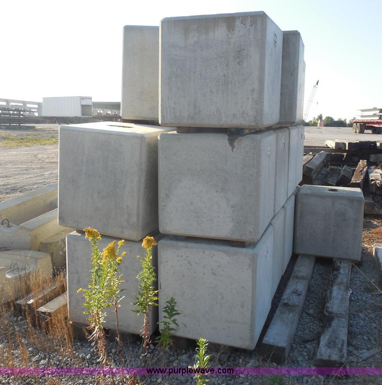 image for item I4729 (27) square concrete ecology blocks