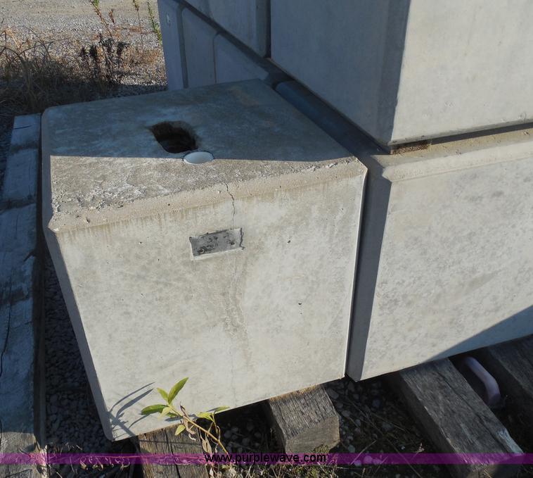 image for item I4729 (27) square concrete ecology blocks