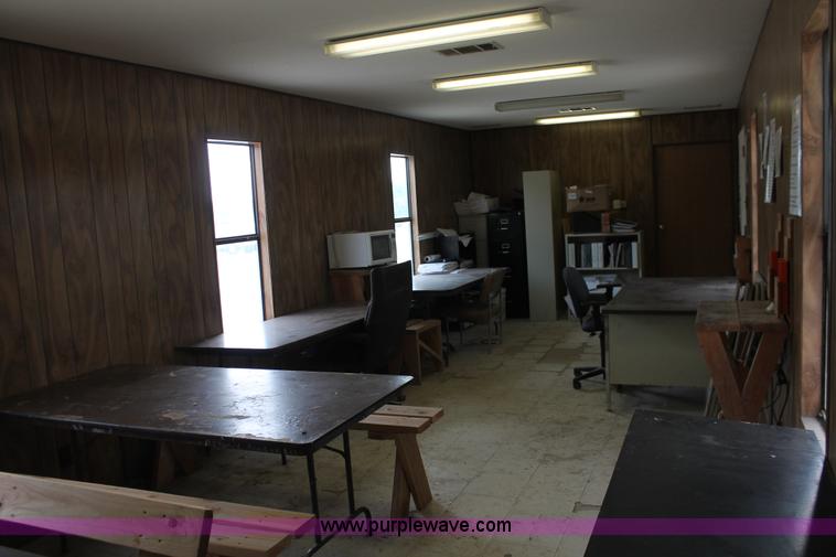 image for item I4731 1996 three room modular work site trailer