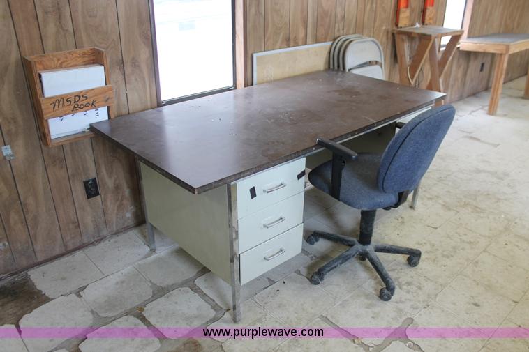 image for item I4731 1996 three room modular work site trailer