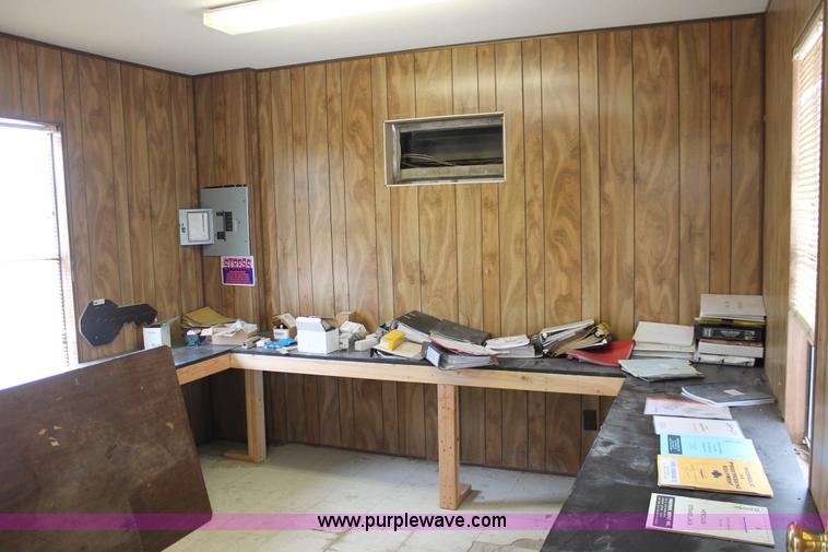 image for item I4731 1996 three room modular work site trailer