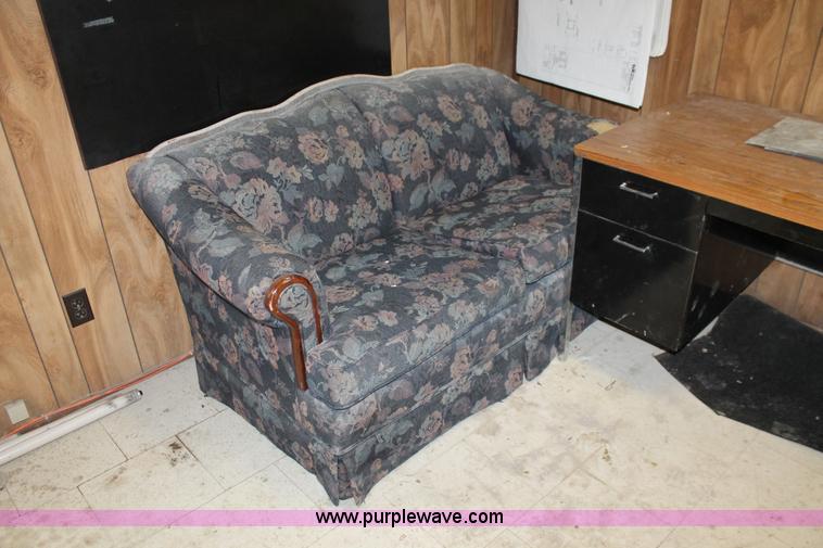 image for item I4731 1996 three room modular work site trailer