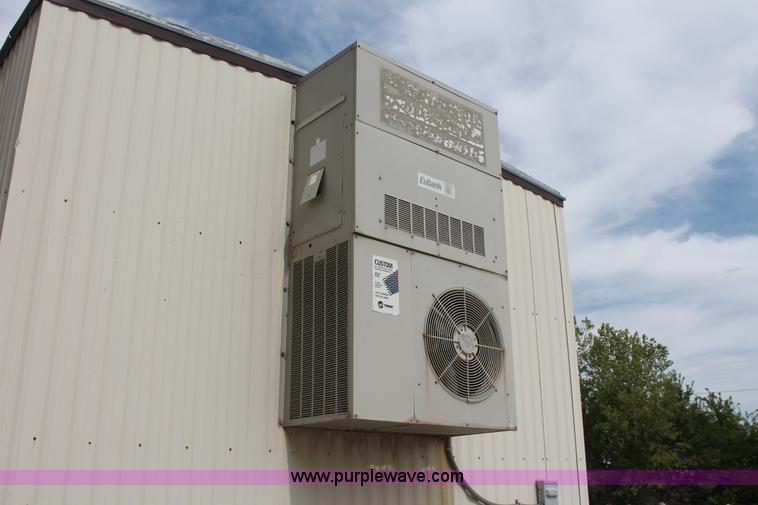 image for item I4731 1996 three room modular work site trailer