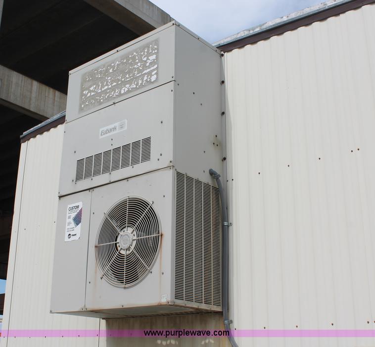 image for item I4731 1996 three room modular work site trailer