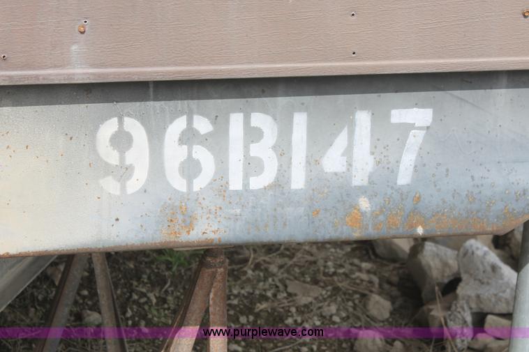 image for item I4731 1996 three room modular work site trailer