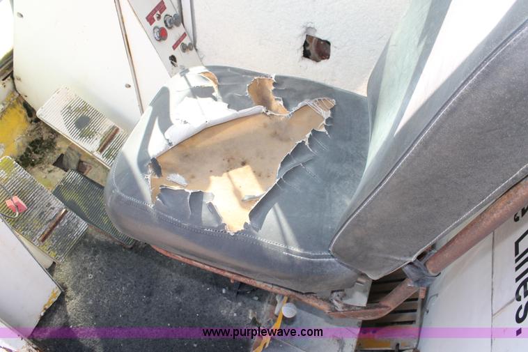 image for item I4732 1972 Lima 700-TC lattice boom truck crane