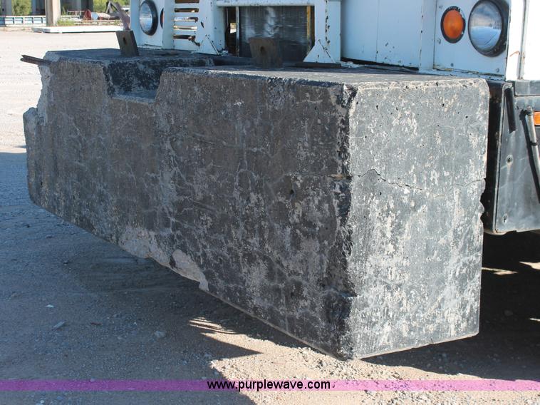 image for item I4732 1972 Lima 700-TC lattice boom truck crane