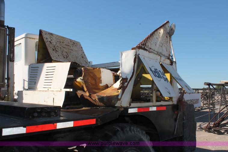 image for item I4732 1972 Lima 700-TC lattice boom truck crane