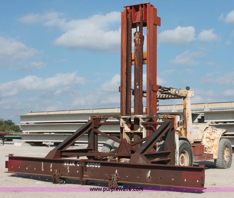 image for item I4733 1980 Hyster H300B forklift