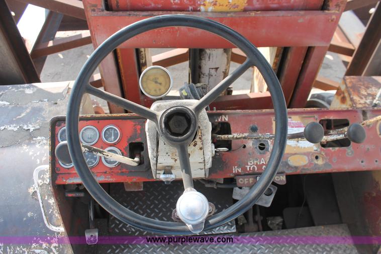 image for item I4733 1980 Hyster H300B forklift