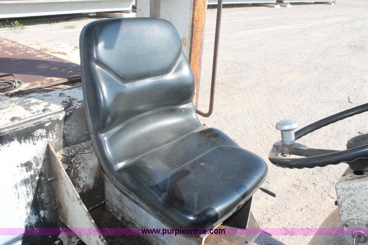 image for item I4733 1980 Hyster H300B forklift