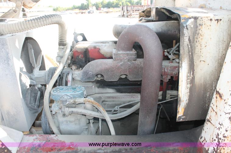 image for item I4733 1980 Hyster H300B forklift