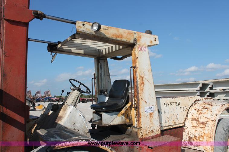 image for item I4733 1980 Hyster H300B forklift