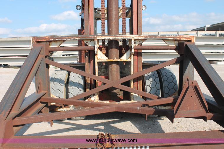 image for item I4733 1980 Hyster H300B forklift