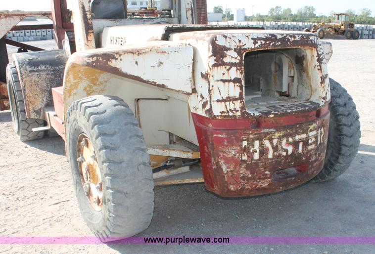 image for item I4733 1980 Hyster H300B forklift