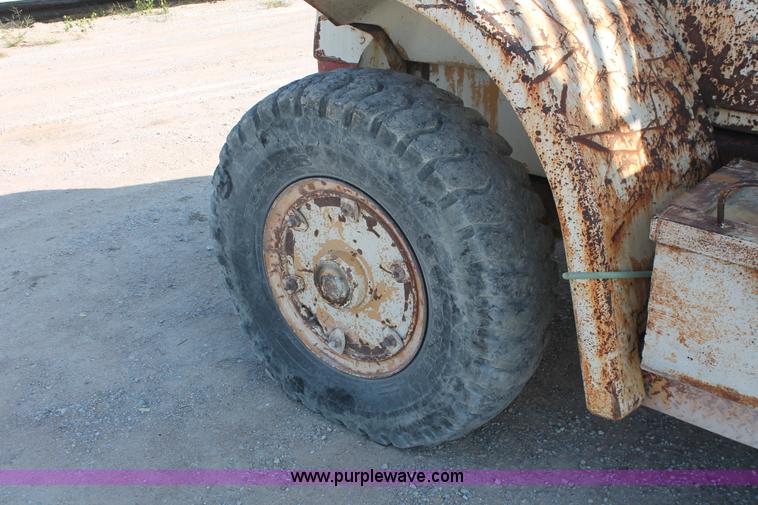 image for item I4733 1980 Hyster H300B forklift