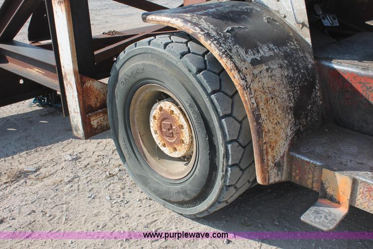 image for item I4733 1980 Hyster H300B forklift