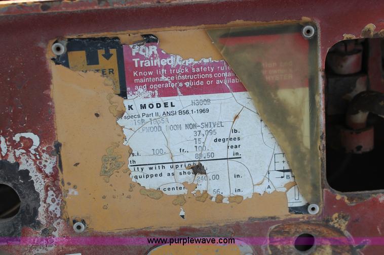 image for item I4733 1980 Hyster H300B forklift